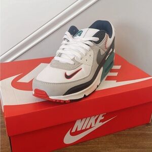 Nike Ken Griffey Jr (2021 release) Airmax 90 
Men size: 9
Limited Drop